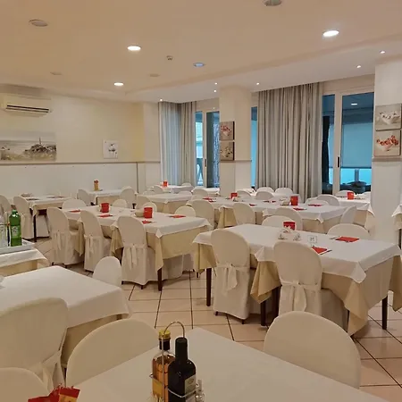 Aurelia Hotel 2*