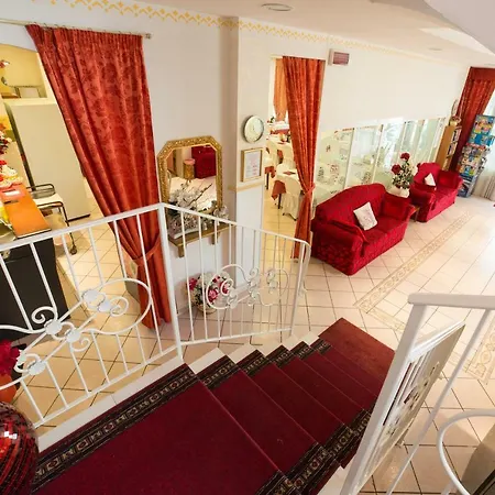 Aurelia فندق 2*