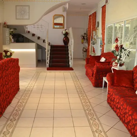 Aurelia Hotel 2*